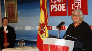 La investigadora Marisa Navarro Aranguren, durante su disertación en la sede del PSOE.