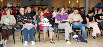  P&uacute;blico asistente al acto en el Monto do Gozo. 