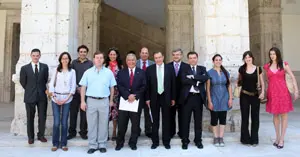 Juan José Mateos recibió a emigrantes castellanos y leoneses, estudiantes de másteres universitarios.