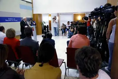 La declaración de Areces despertó mucho interés entre los medios.