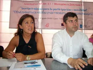  Beatriz Mato y Ovidio Rodeiro, durante su participaci&oacute;n en el seminario de asociacionismo juvenil. 