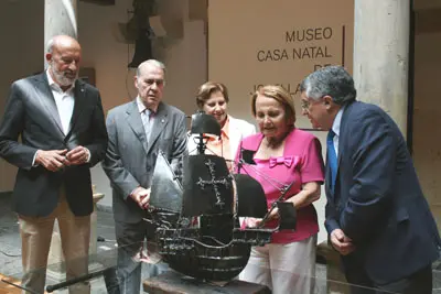  Paz Fernández –2ª dcha.– en presencia de Ramos y De la Cera.