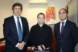 Javier Collado, presidente de la ‘Fundación Crea’, Manuel Vázquez, encargado del ‘Centro de Información Juvenil’ y Javier Villar, director de proyectos.