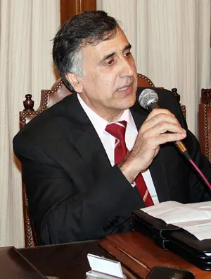  Jos&eacute; Luis Seoane, candidato a presidente por A Terra, Breog&aacute;n y Celta.