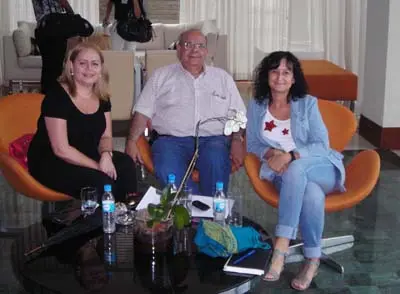  Leticia Garc&iacute;a Gonz&aacute;lez, presidenta de la Asociaci&oacute;n Hijos y Nietos; Guillermo Rivero Blanco, de la Asociaci&oacute;n Hijos y Nietos; y la investigadora Raquel Mart&iacute;nez Buj&aacute;n.