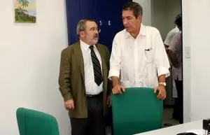  Pedro Mart&iacute;nez de Coicoechea &ndash;izda-, junto al embajador Manuel Cacho.