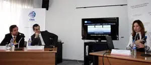  De izda. a dcha. Mart&iacute;n Arias Duval, Fernando Manzanares y Ana Gazarian.