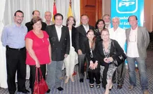  Alfredo Prada, con los afiliados del PP en Guayaquil. 