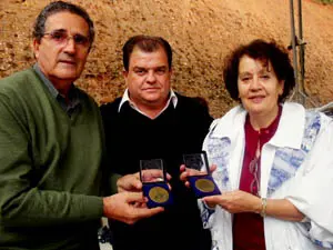  De izda. a dcha., Arturo Chao Maceiras, presidente del CRE, Antonio Castillo Rama, teniente de Alcalde de C&aacute;diz, y Charo Fern&aacute;ndez.