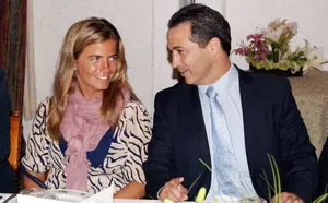 Victoria Cristóbal y el presidente de la Casa de Madrid de México, José Luis Beato, en la sede de la entidad.