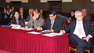  Los miembros del jurado.