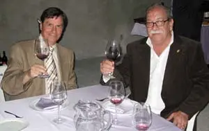 Claudio López, presidente de la Agrupación Leonesa de México, y Pedro Díez.