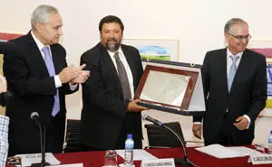   De izda. a dcha., Jos&eacute; Ram&oacute;n &Oacute;nega, Francisco Caama&ntilde;o y  Carlos Lema. 