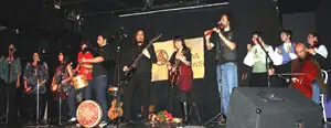 ‘Achaiva da Ponte’, en la presentación de su último disco, junto a músicos invitados.