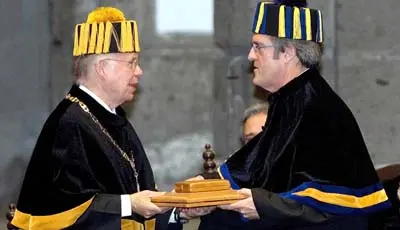  El ministro, en el Palacio de Miner&iacute;a de la Ciudad de M&eacute;xico, tras ser investido con el doctorado &lsquo;honoris causa&rsquo;.