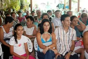 Al acto acudieron unas 400 personas.