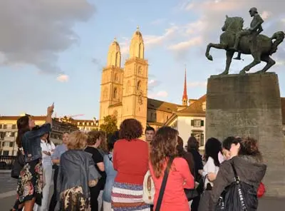  Un momento de la visita por Zurich.