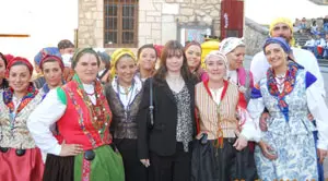 María Gabriela Azaña, durante la visita que realizó al pueblo de su abuela en Burgos.