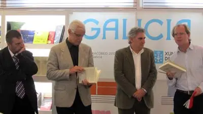  Un momento de la presentaci&oacute;n de la &lsquo;Antolox&iacute;a da literatura galega [1196-1981]&rsquo;.