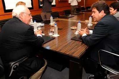  Un momento de reunión entre Álvarez Areces y González Galiano.