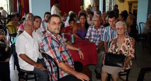  Directiva y nativos de la sociedad, en los festejos por la Virgen de Covadonga.