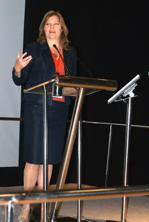  Ellen Lenny Pessagno, consejera de Asuntos Comerciales de la Embajada de EEUU en Madrid, durante su exposici&oacute;n.