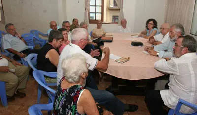  Esther Herrera, durante la reunión ocn los directivos del CRE.
