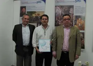  Antonio Aguar&oacute;n (d), con Santiago Coelho (C), en Salvador de Bah&iacute;a.