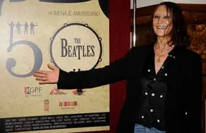  La hermana de Lennon, en un momento de la presentaci&oacute;n. 