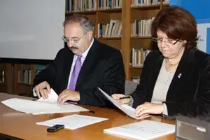 Ram&oacute;n Villares y Ana Paula Laborinho, durante la firma del convenio.