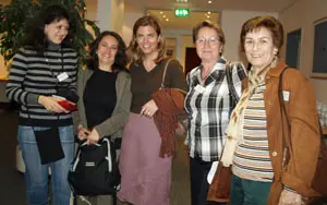 Victoria Cristóbal –en el centro–, junto a otras participantes en un anterior seminario de la Coordinadora en Alemania.