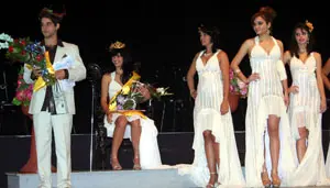 La viceconsejera coronó a los príncipes de las tradiciones canarias en Cuba.