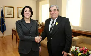  Anna Terr&oacute;n y Carlos Vello, durante la reuni&oacute;n.  