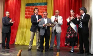 Fernando Martínez Maillo entregó una placa a Pérez Pinar.