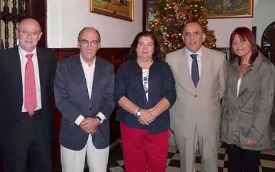 Manuel Luis Rodríguez González, consejero de Trabajo e Inmigración; Juan Serrat Cuenca-Romero, embajador de España, la viceconsejera canaria, Guillermina Hernández Martín; Jacinto Pérez Acosta, delegado del Gobierno de Canarias en Venezuela;