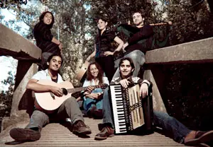Los integrantes del grupo folk asturiano TaFechu.