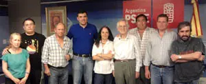  Ricardo Cort&eacute;s Lastra &ndash;4&ordm; por la izda.&ndash;, junto a directivos del PSOE de Buenos Aires.