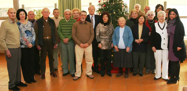  Pilar Pin con los residentes de la residencia El Retorno. 