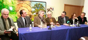  Xos&eacute; Neira Vilas &ndash;el cuarto por la izquierda&ndash; estuvo presente en el homenaje de A Estrada.