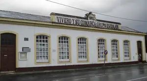  El actual Centro Sociocultural de Magazos, en A Mari&ntilde;a occidental, fue construido por la sociedad de instrucci&oacute;n de &lsquo;Vivero y su comarca&rsquo;, de Cuba. 