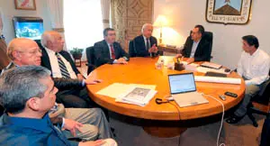 La reunión tuvo lugar en el despacho del gobernador del estado de Morelos.