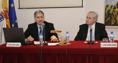  Un momento de la intervenci&oacute;n de Miguel Cabanas, que fue presentado por Jos&eacute; Ram&oacute;n &Oacute;nega.