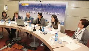  De dcha. a izda.. Teresa Aguado, Ana Mart&iacute;nez, Laura Seara, Fausto Dopico, Carmen P&eacute;rez-Fragero e Isabel Herranz.