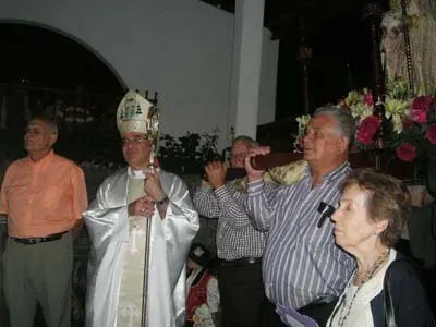 José Antonio Mesa Yanes ‘El Curita’, presidente de la comisión Virgen de Candelaria, monseñor González de Zárate-Salas, Marcos Perdigón y Ángel Rolo.