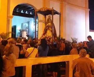 Procesión por las calles de El Hatillo.
