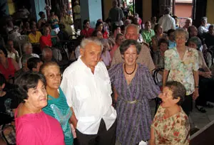  José M. Martínez, junto a varios directivos de la sociedad.
