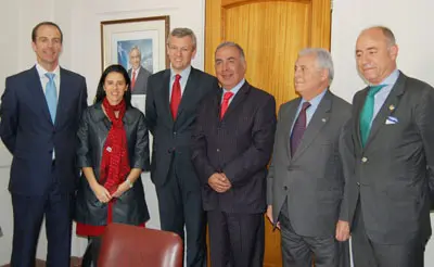  Alfonso Rueda y Santiago Camba, en la reuni&oacute;n con el subsecretario de Pesca en Chile. 