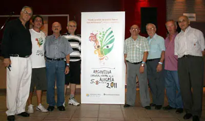  Integrantes de la comisión de fiestas con responsables de la organización del carnaval del Centro.