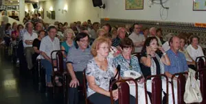 Los socios de la Casa Balear, en el salón de actos, durante la conmemoración del ‘Día de la Comunidad Autónoma’.