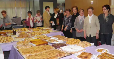  A celebraci&oacute;n do Entroido incluiu un xantar con productos variados.